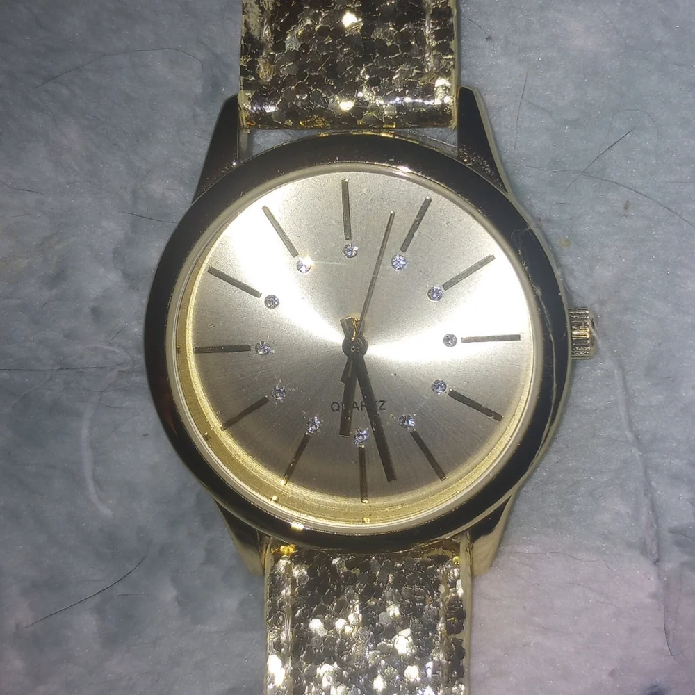 N/A stylish gold